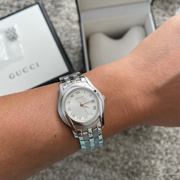 Gucci watch women’s. - Picture 4 of 11